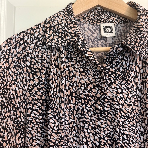 Anne Klein Animal Print Button-Up Short Sleeve Blouse Women's Sz Large WorkChic - Picture 2 of 8